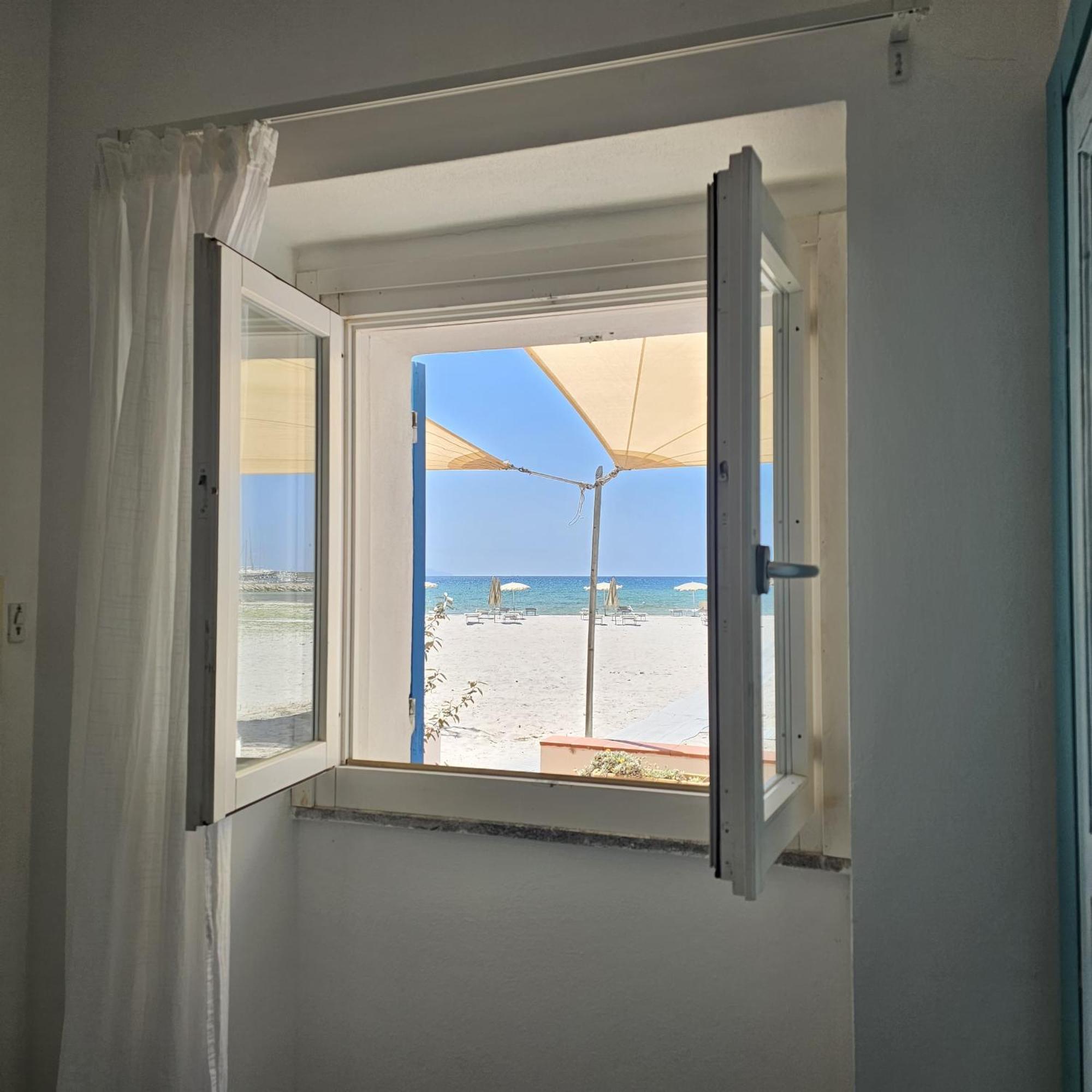 Vel Mari - Rooms On The Beach Альгеро Экстерьер фото