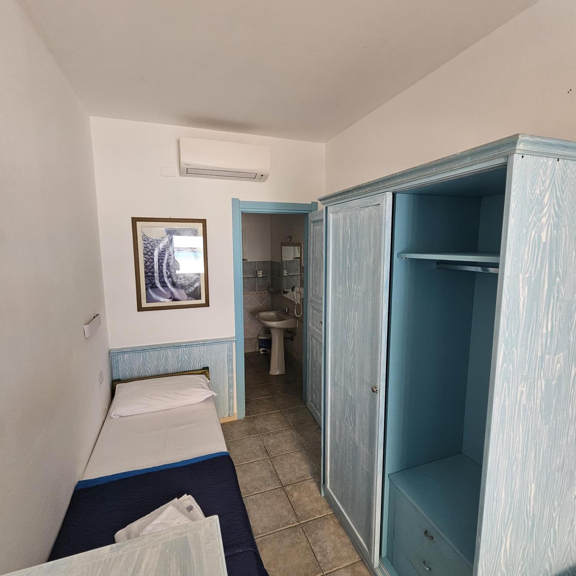 Vel Mari - Rooms On The Beach Альгеро Экстерьер фото